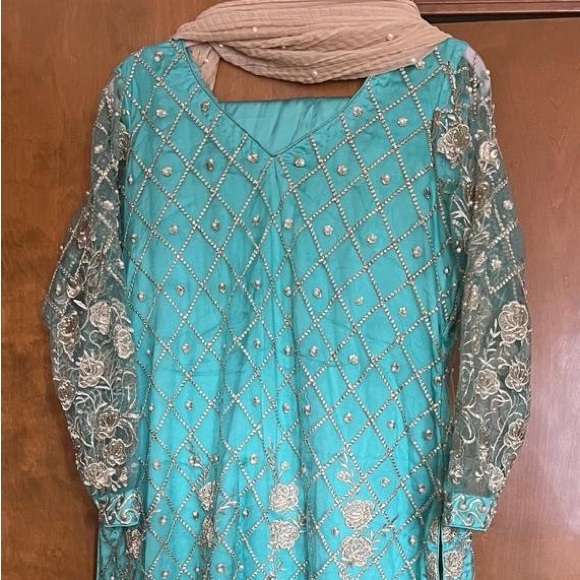 Large three pieces organza embroidered shirt silk pants and chunri doupata - Picture 4 of 6